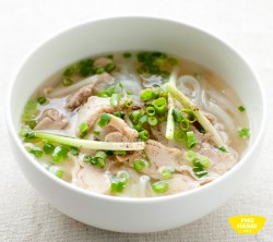 鶏肉の白湯美肌フォー　Pho ga