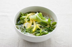 炒め野菜とハーブ野菜のフォー　Pho rau