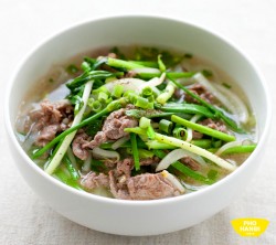 炒め野菜と牛肉のパワーフォー　Pho bo tai lan